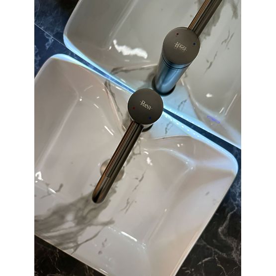 Chiuvetă atemporală REA Kelly Marmo