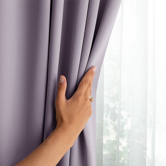 Draperie RESTILO BLACKOUT culoare roz pudră cu șerpa pentru prindere stil clasic cu inele argintii