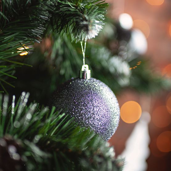 GLOBURI DE CRĂCIUN ARGINTII 36 BUC 311433C