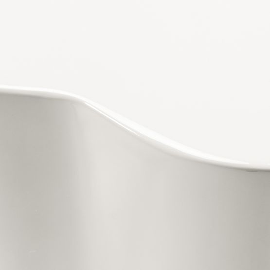 Măsuță laterală Bow 49 cm, bej-gri, lucioasă, forme rotunjite