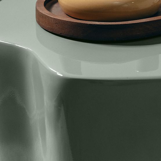 Măsuță laterală Bow 49 cm, salvie, lucioasă, forme rotunjite