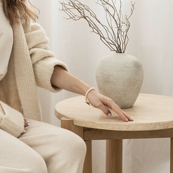 Măsuță laterală Medley 50 cm, rotundă, travertin/fag