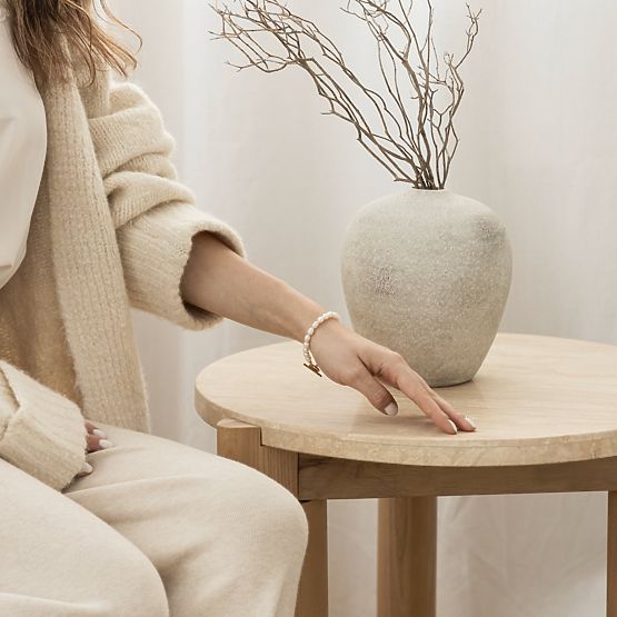 Măsuță laterală Medley 50 cm, rotundă, travertin/fag