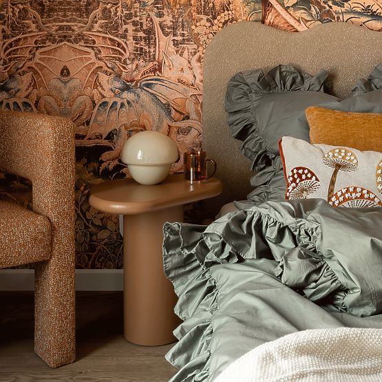 Măsuță laterală Monaco scorțișoară, mată, forme rotunjite