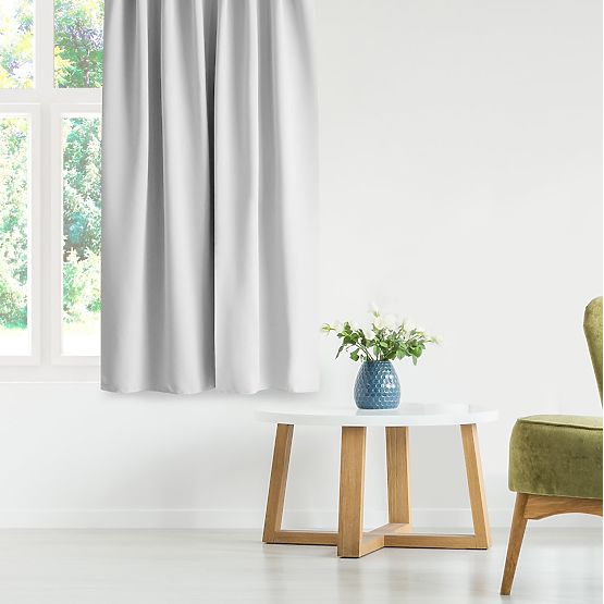 RESTILO perdea BLACKOUT culoare albă, stil clasic, inele argintii, material blackout