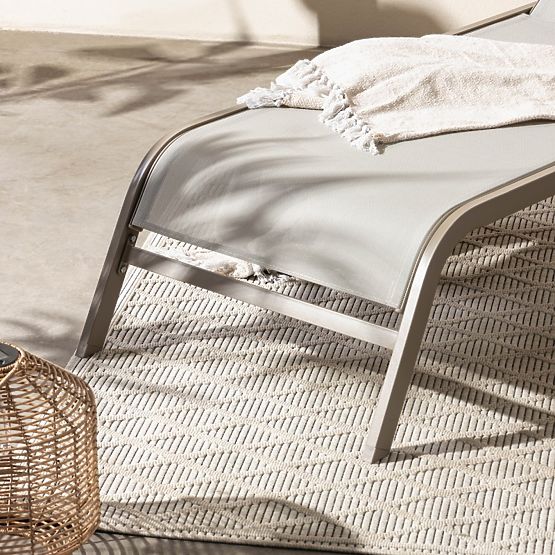 Șezlong de grădină Sandy reglabil, gri deschis/bej