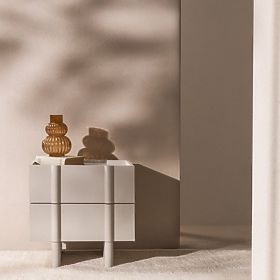 Noptieră Moss în nuanță de cașmir, rotunjită