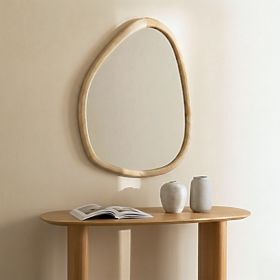 Oglindă suspendată în ramă de lemn Lisa 70x90 cm, formă neregulată, naturală
