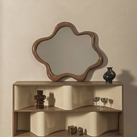 Oglindă suspendată Izzi, neregulată, maro deschis/mocha, lucioasă